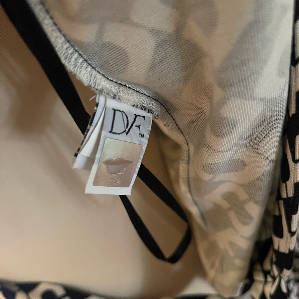 DVF Diane von Furstenberg Julian Two Chain Link Silk Wrap Dress Size 12 - Picture 6 of 8